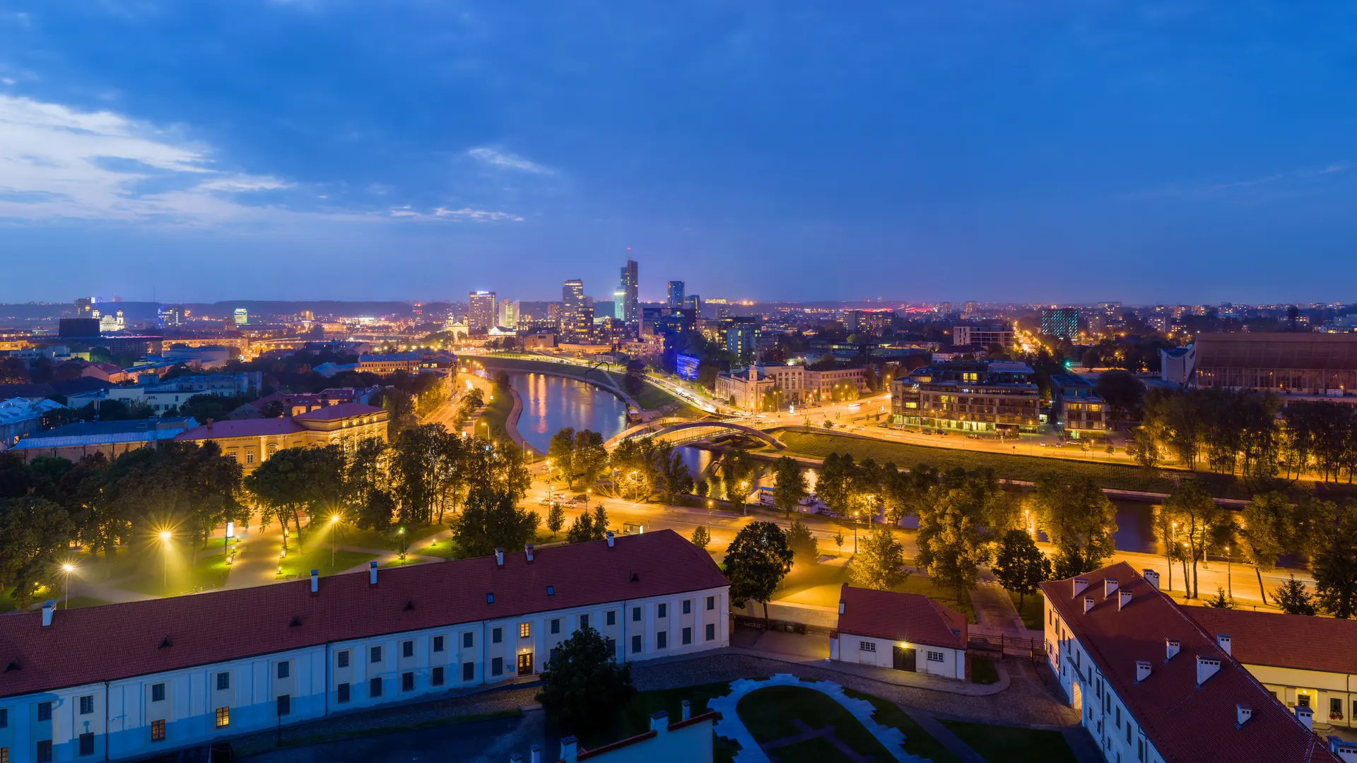 Reading Cabinet Carcass, Front Panel and Countertop Harmony Together